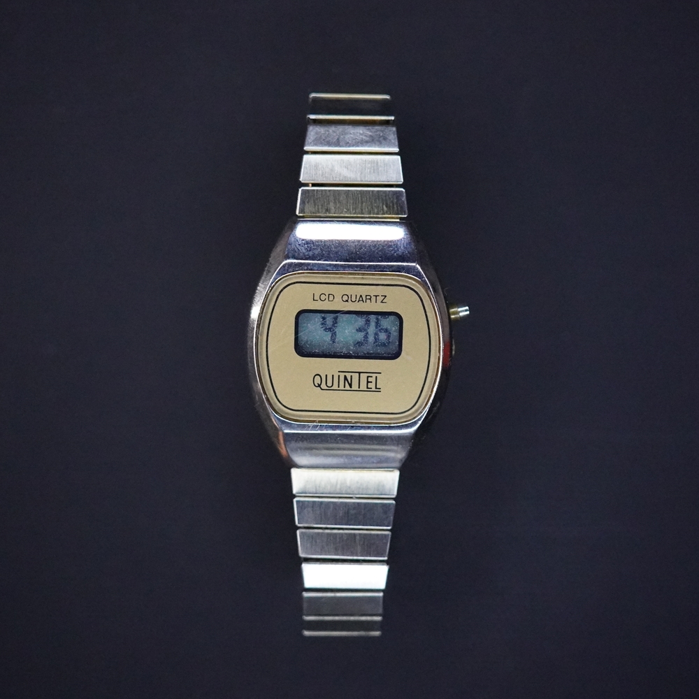 Vintage QUINTEL Digital Watch Quartz Gold Tone Unisex New Battery - Picture 5 of 7